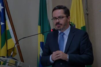 Bispo Carlos Roberto Vieira recebeu título de cidadão aparecidense