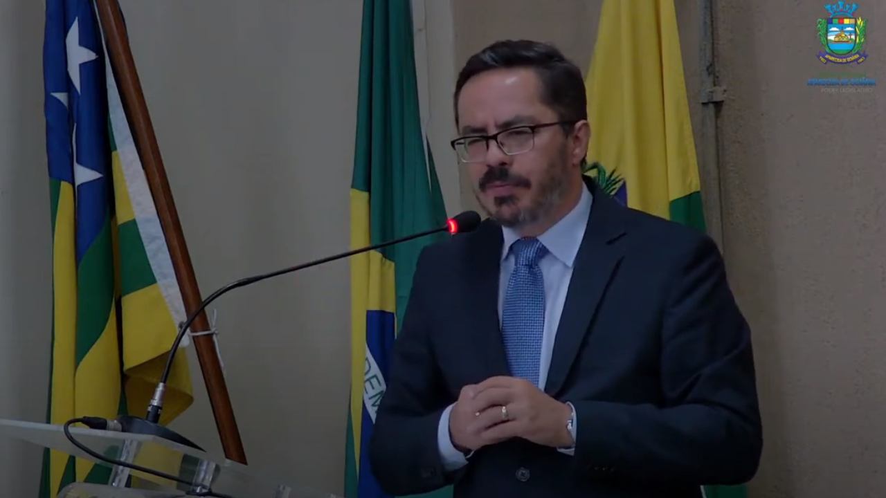 Bispo Carlos Roberto Vieira recebeu título de cidadão aparecidense