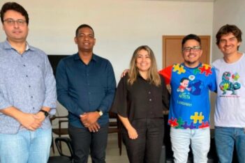 Integrantes do Núcleo de Arte e Inclusão do Autista - Naia
