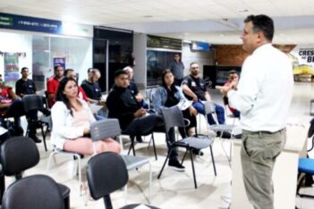 Palestra a empreendedores que participaram do evento