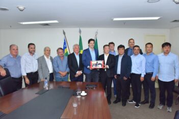 Participantes da reunião com empresários chineses