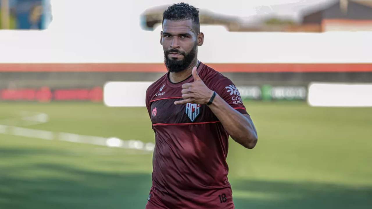 Willian Maranhão pelo Atlético-GO