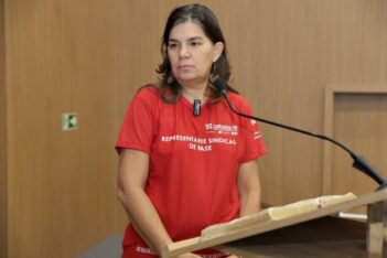 Diretora do Sindsaúde, Flaviana Alves