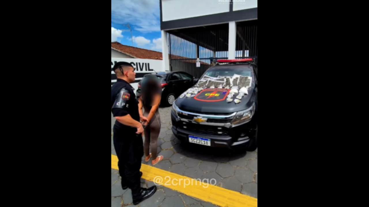 Mulher presa com droga no Garavelo