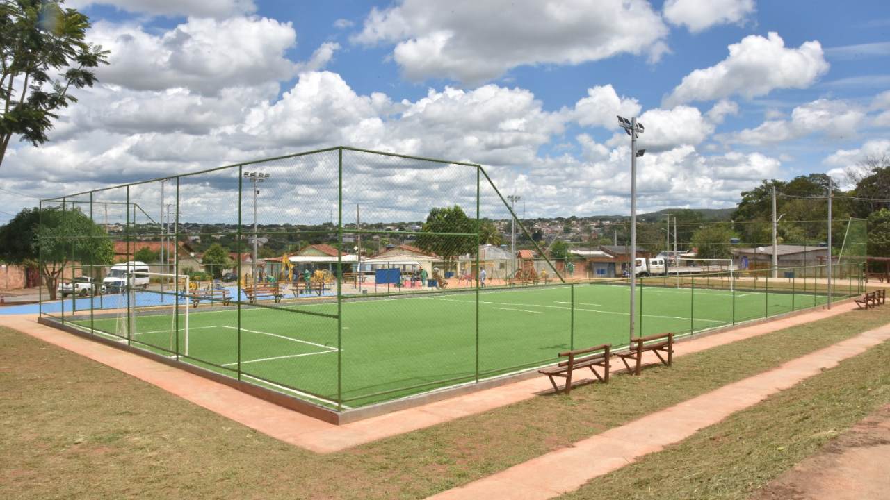 Nova praça no Jardim Tiradentes